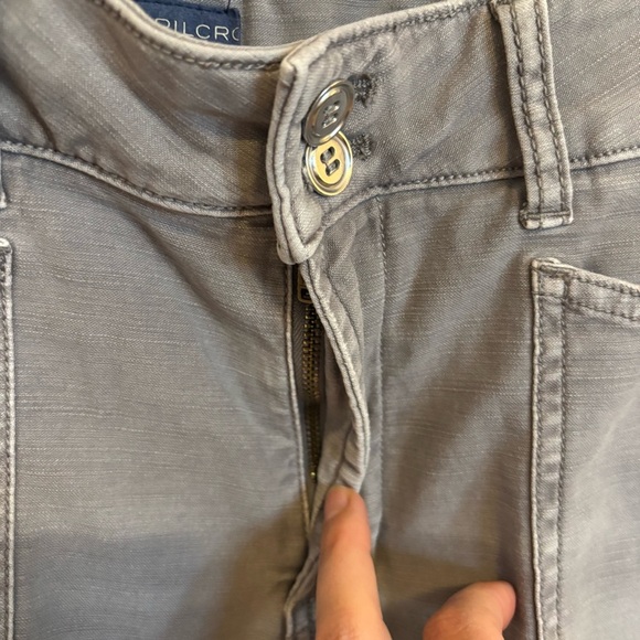 🦆 Pilcro Distressed Gray Wanderer Pant - size 29​ - Picture 3 of 9